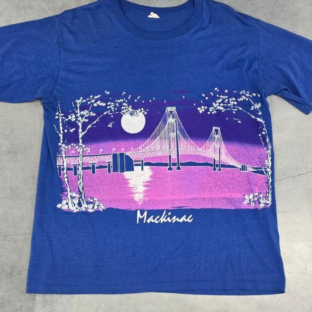 Vintage 80s Mackinac Bridge wrap around nature Island Michigan graphic tee